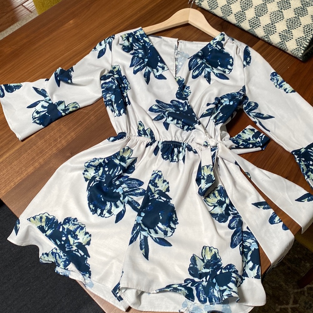 Floral bell sleeve romper